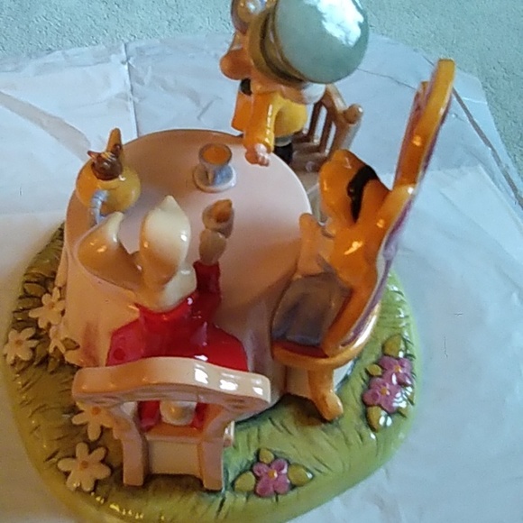 Walt Disney's Royal Dolton, Mad Hatter's Tea Party - Picture 5 of 13